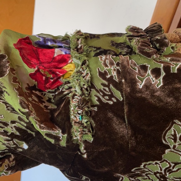JALOUX | Green & Brown Silk Velvet Floral Short Sleeve Shrug | M - Picture 12 of 17